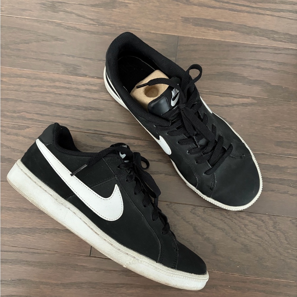 Nike Black and White Women's Sneakers